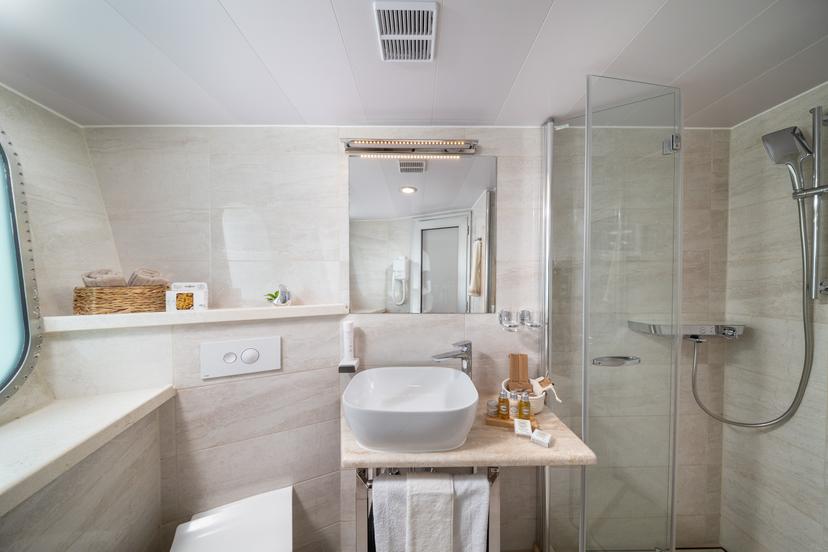 Double or Twin Cabin (x 10) image 2