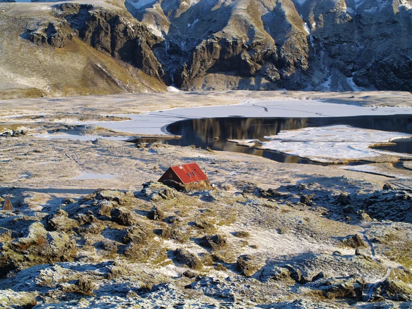 Álftavötn Hut image 1