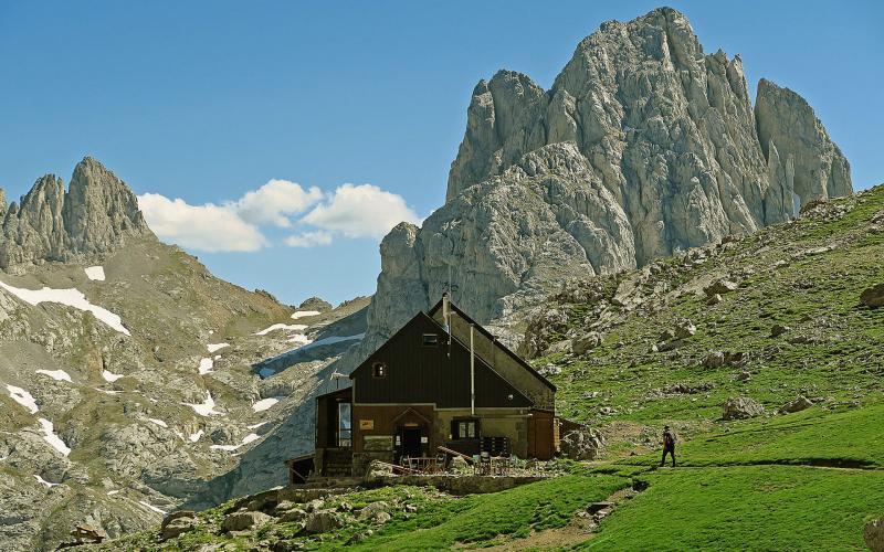 Refugio Collado Jermoso image 1