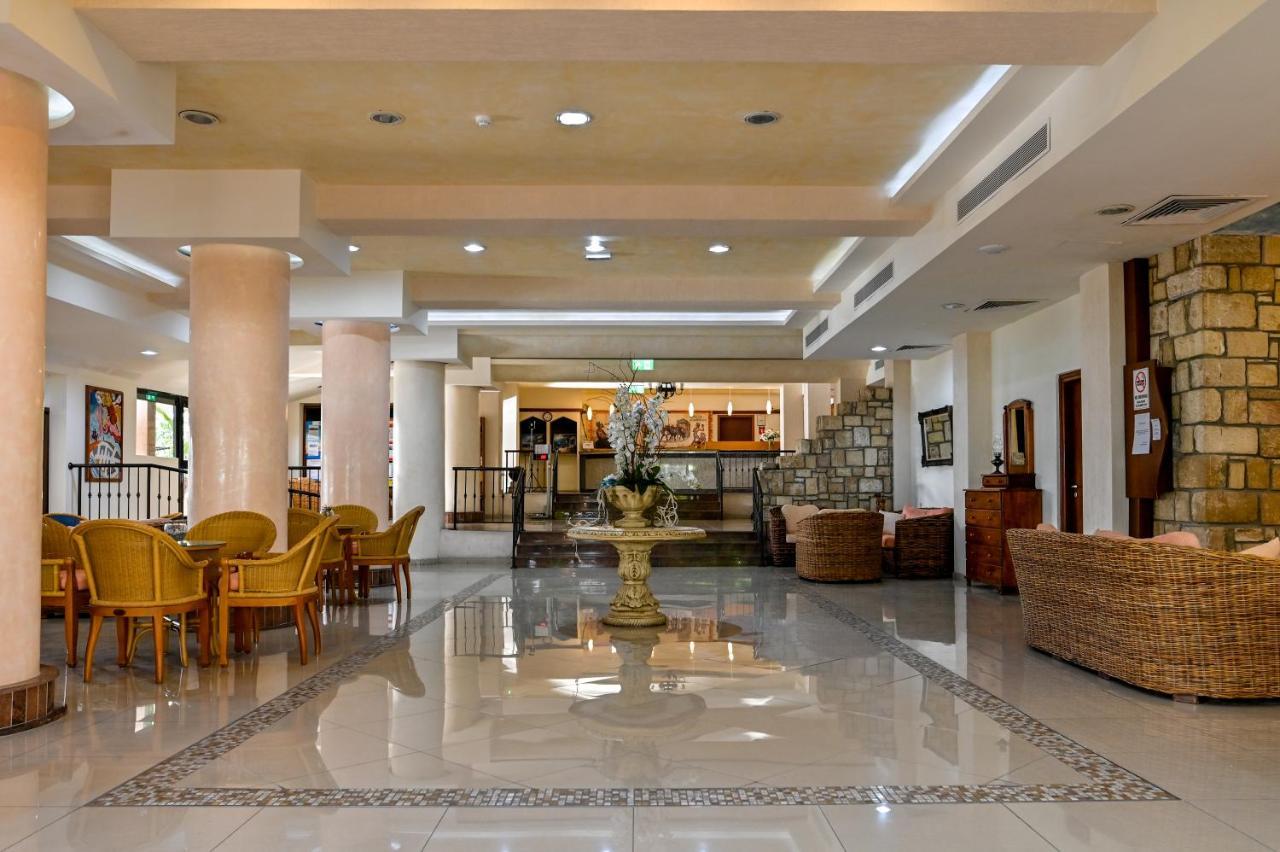 Veronica Hotel image 2