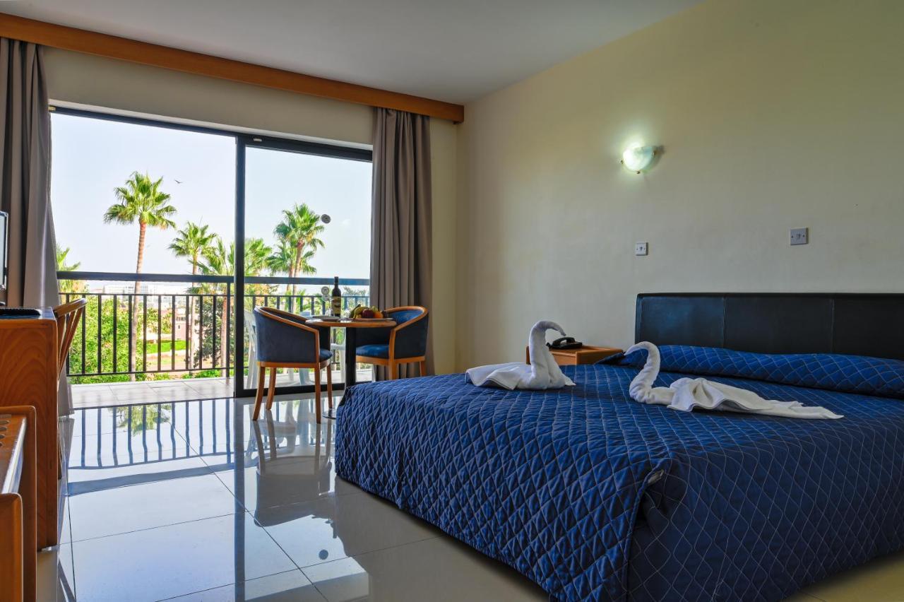 Veronica Hotel image 1