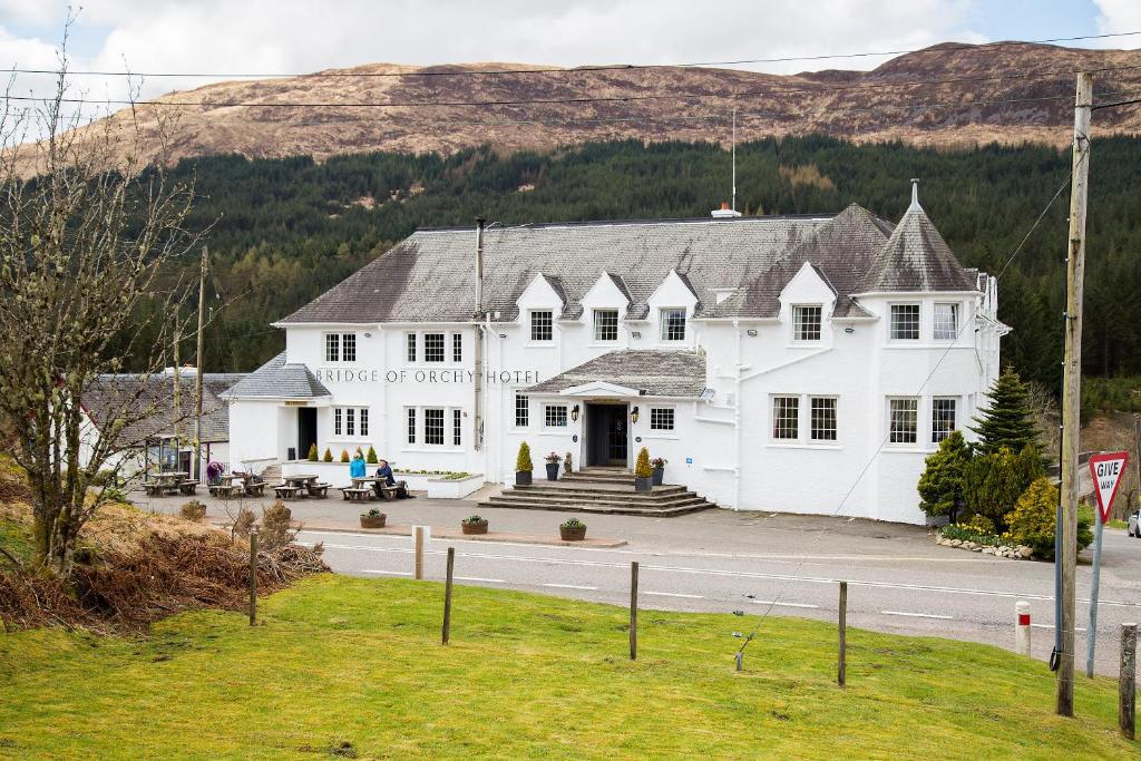 Bridge of Orchy Hotel image 2