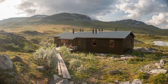 Alesjaure Hut image 1