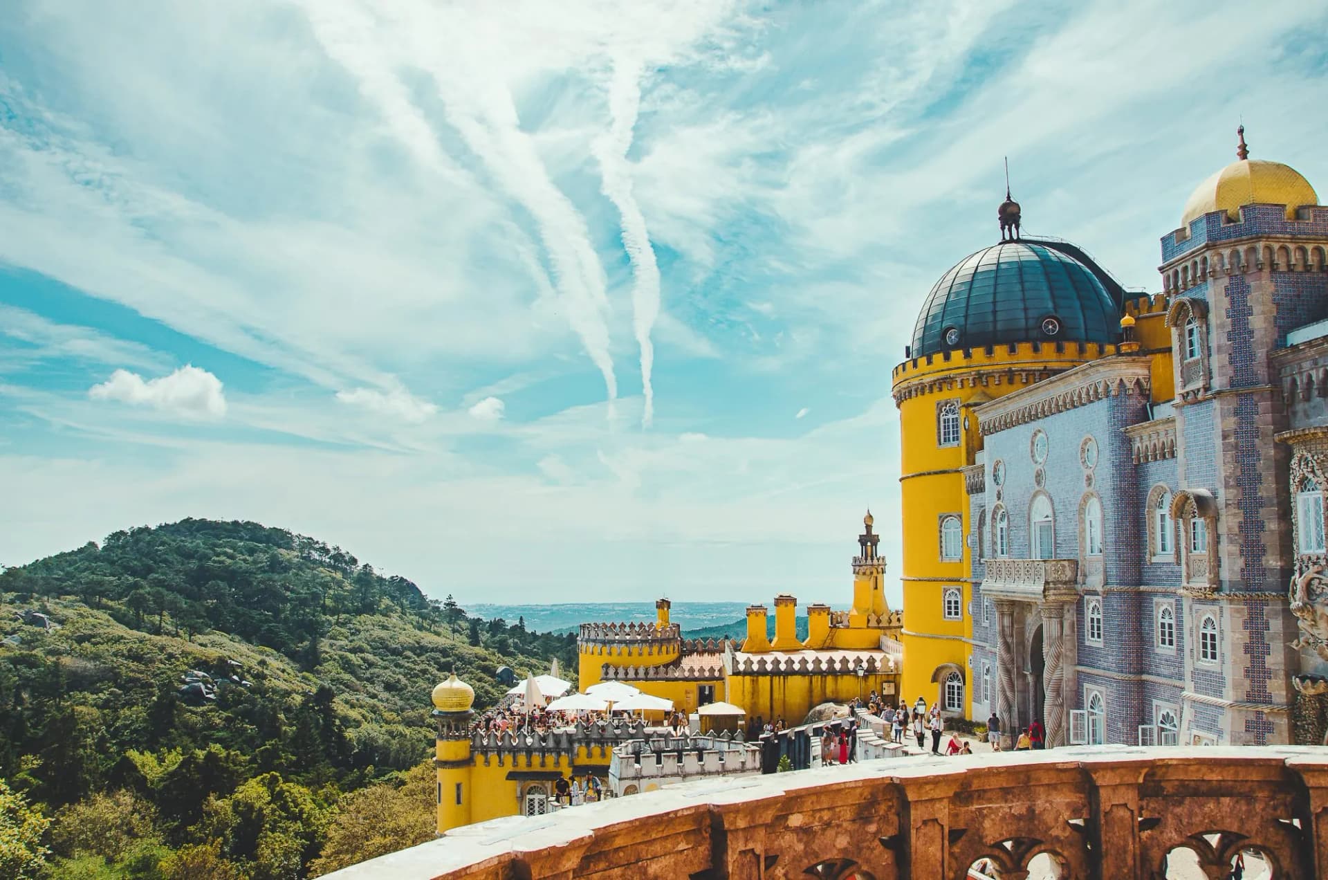 Pena Palace: a colorful dream amid the mountains