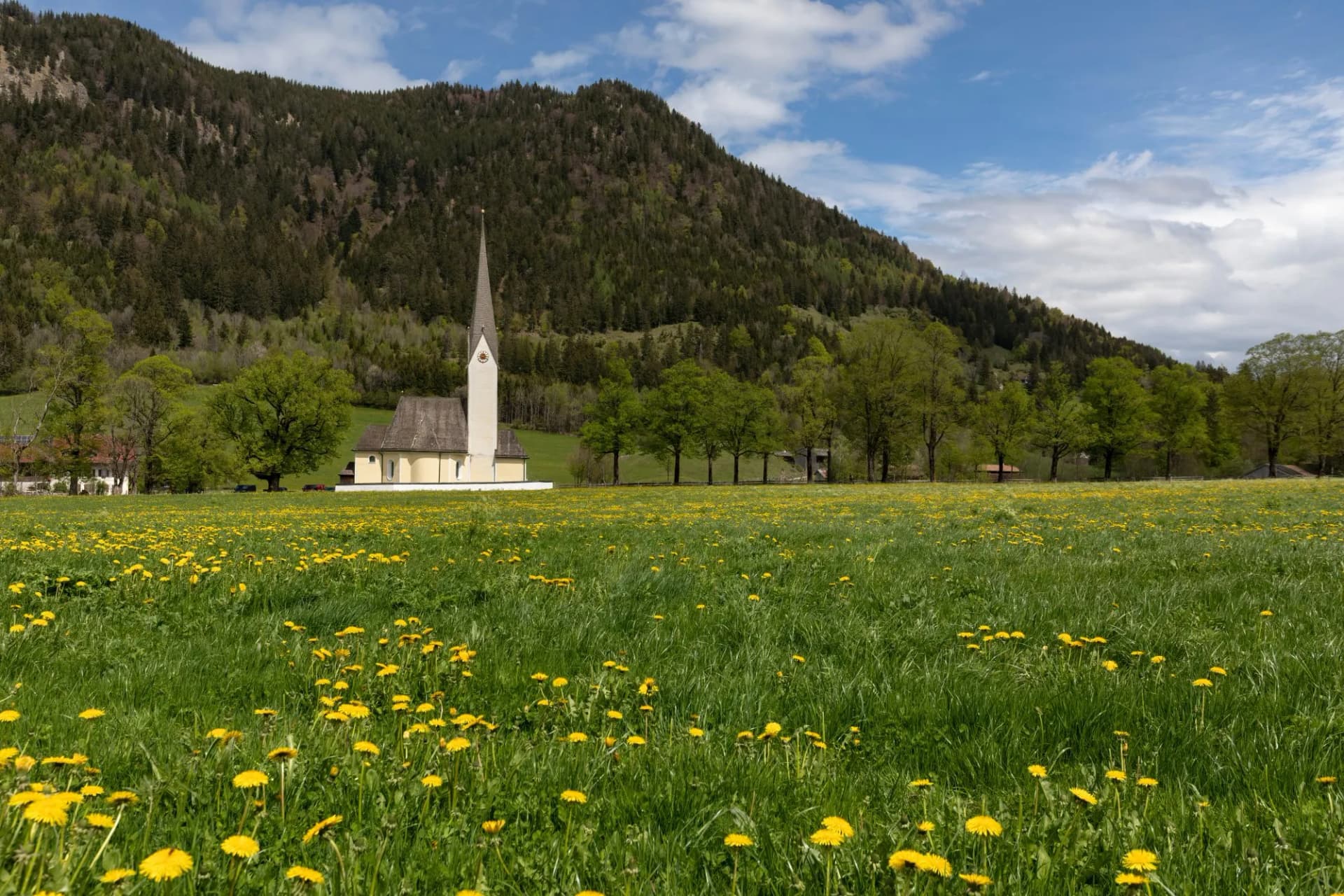 Wallfahrtskirche St. Leonhard in Fischhausen am Schliersee, Bayern