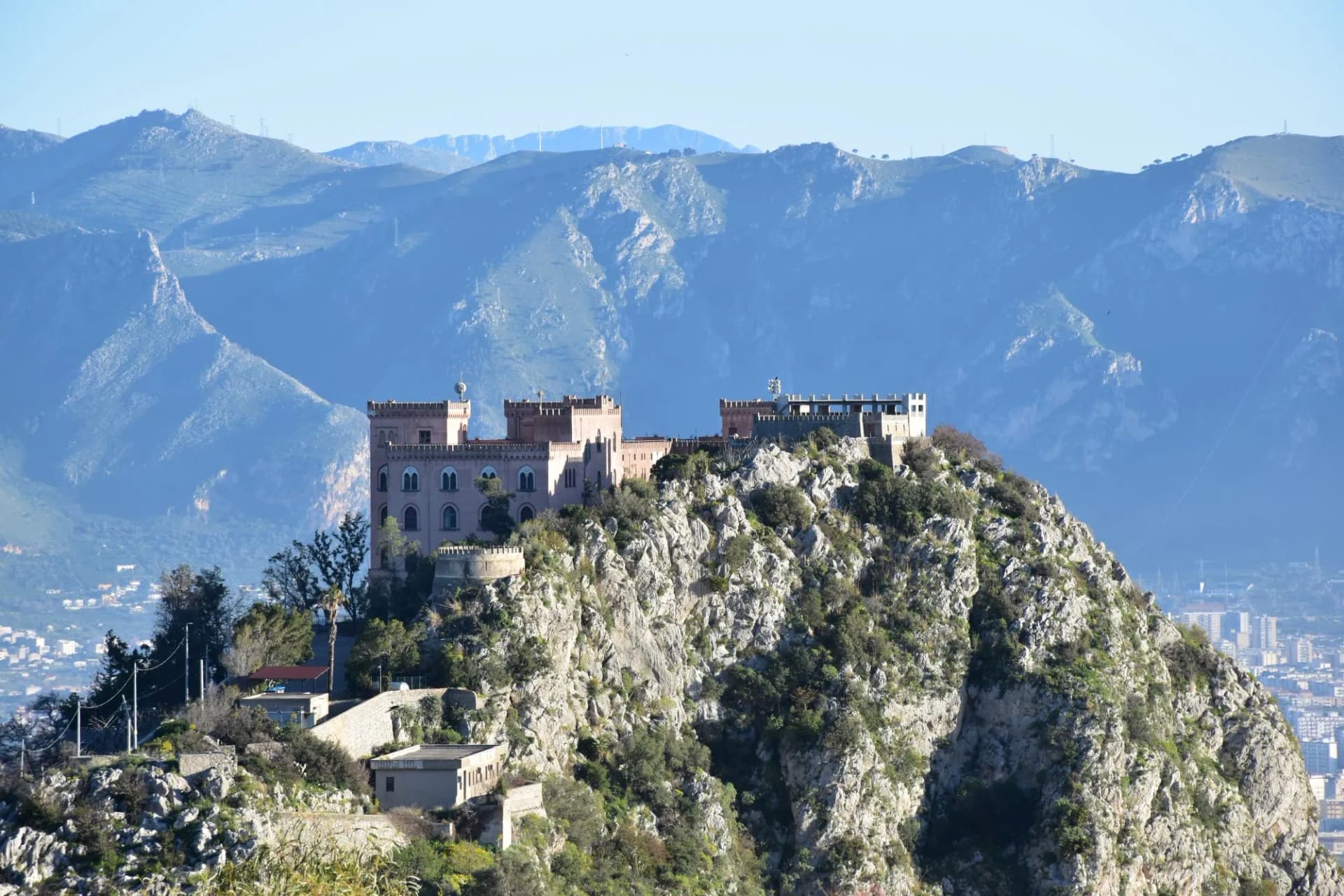 Castello Utveggio di Palermo, su monte Pellegrino