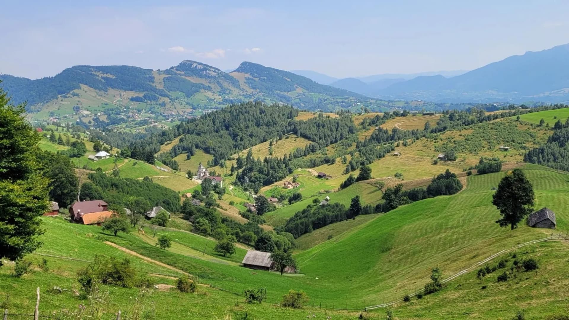 landscape before Moeciu de Sus