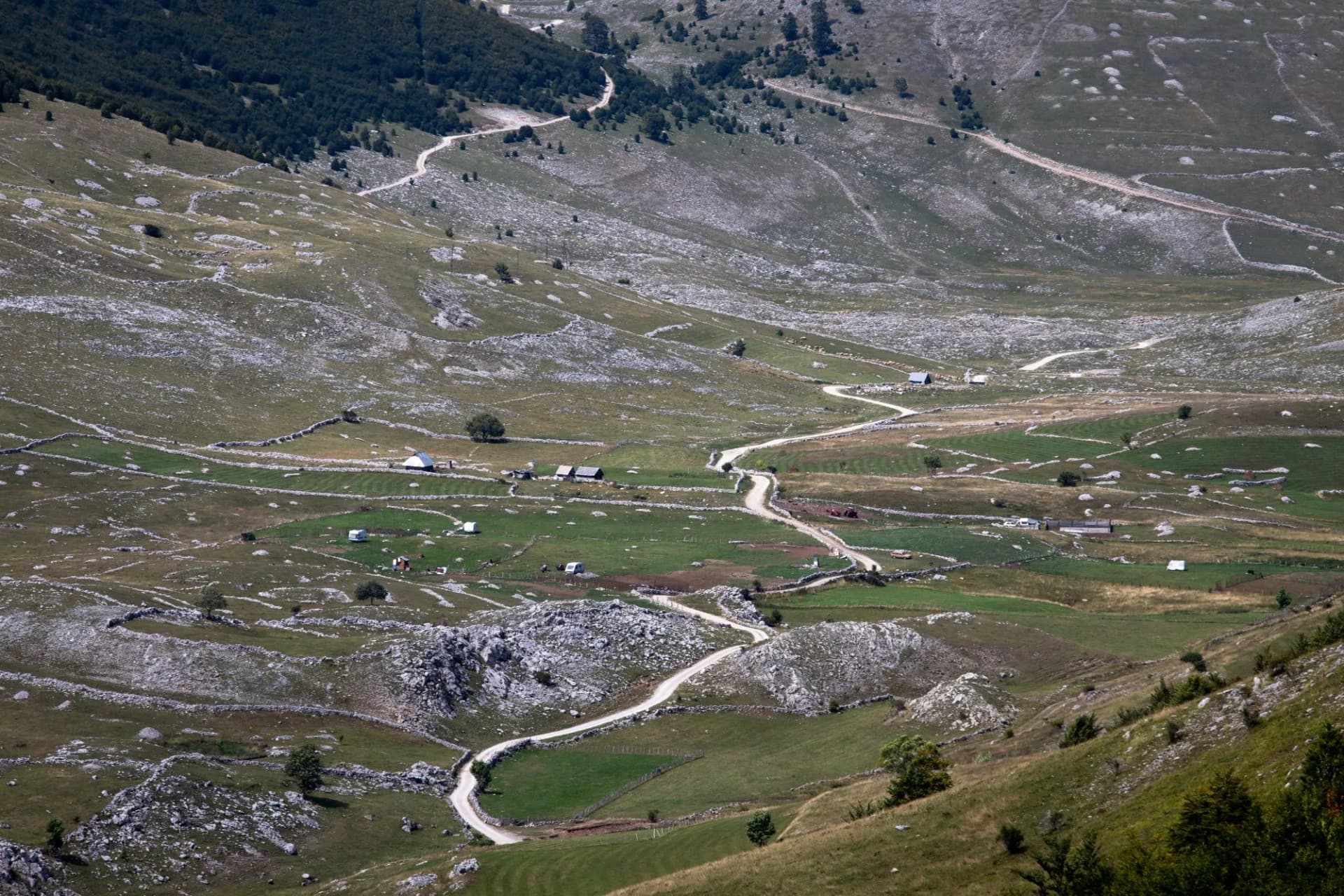 Winding Mountain road lukomir
