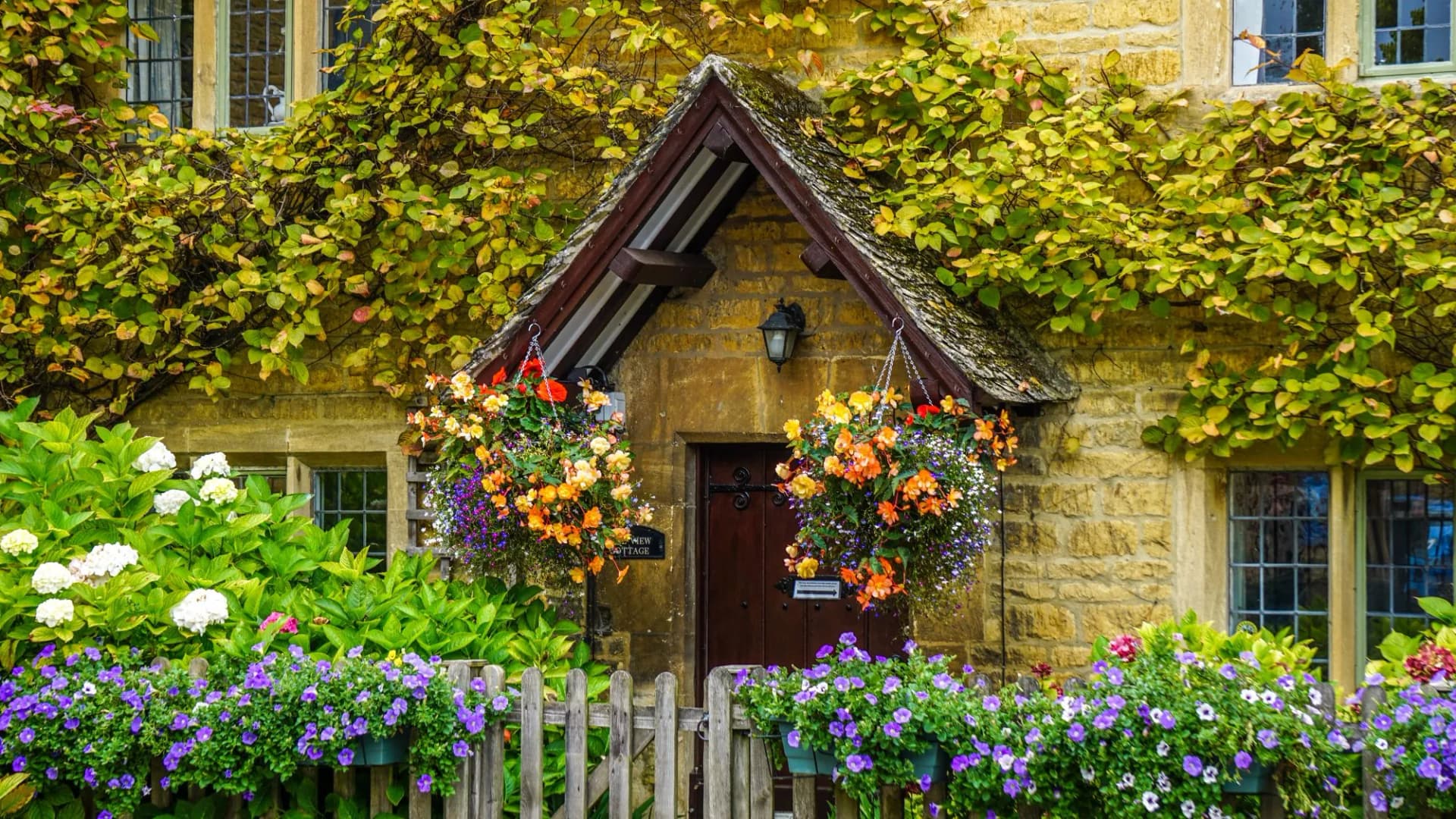 Flower covered house in the Cotswolds