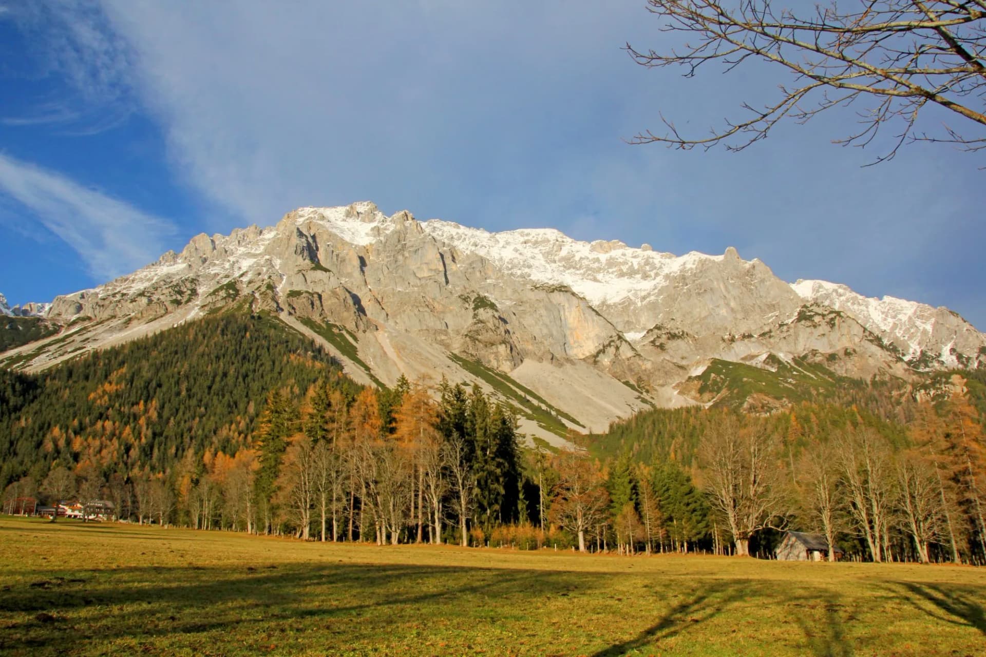 Wandern im herbstlichen Ramsau am Dachstein