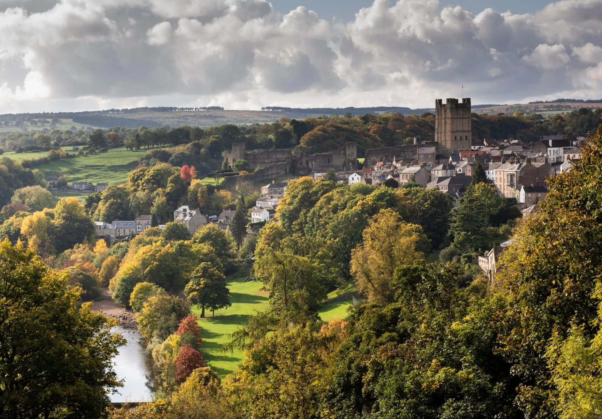 view of the town of Richmond in North Yorkshire in summer